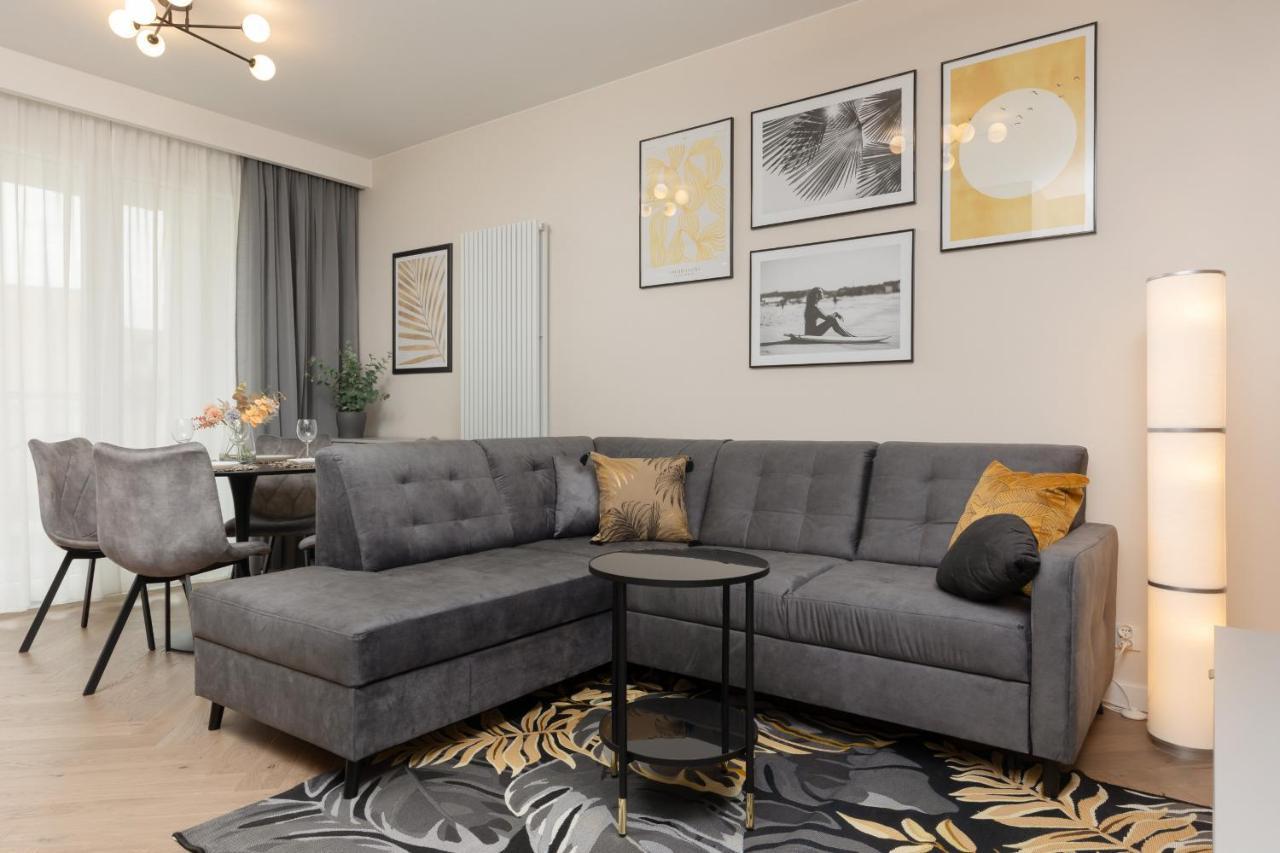 Stunning Family Apartment Ursynow With Parking & Balcony By Noclegi Renters Warszawa Zewnętrze zdjęcie